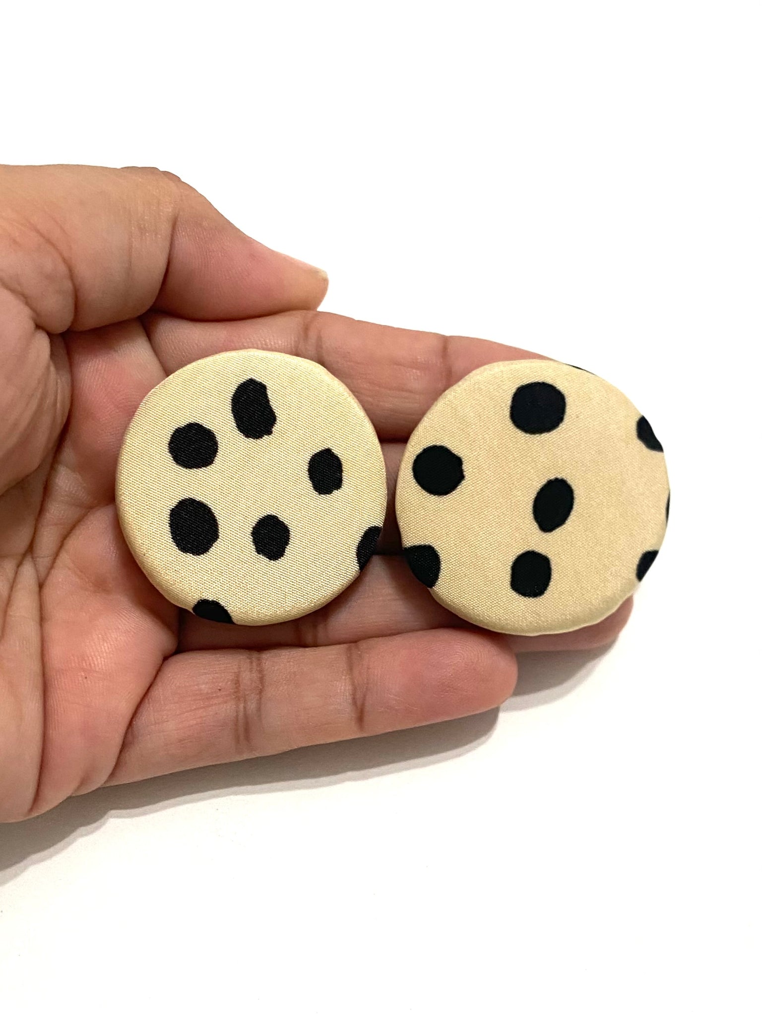 Large Studs -  Choco Chip