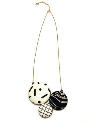 BOTÓN DE AZÚCAR - Dona Necklace- It’s Black It’s White