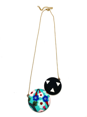 Acaramelao Necklace- Flower Black Triangles
