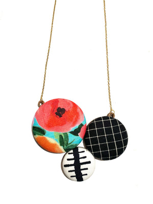 BOTÓN DE AZÚCAR - Dona Necklace- Black White Flowers