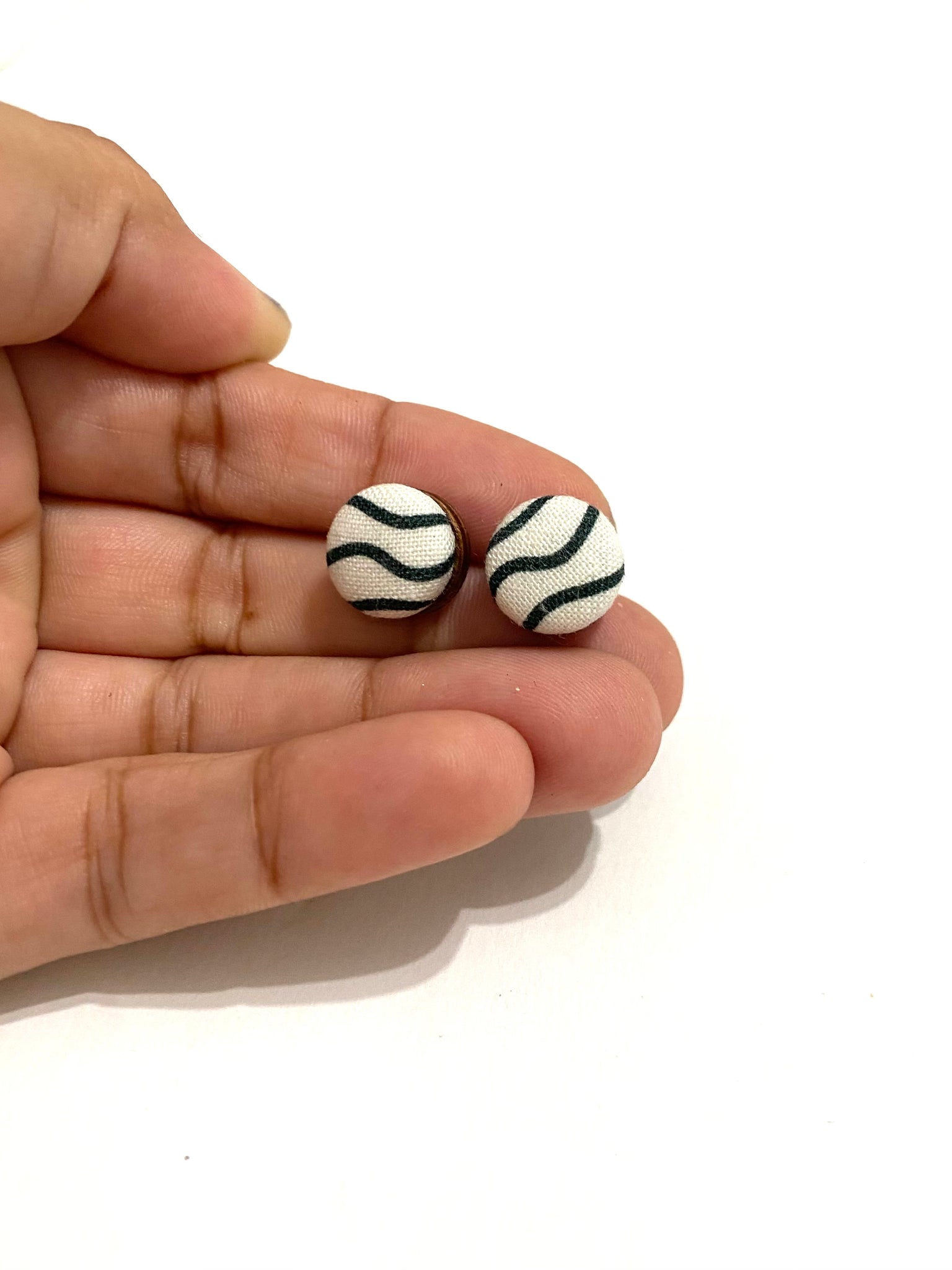 Small Studs - Wave Lines