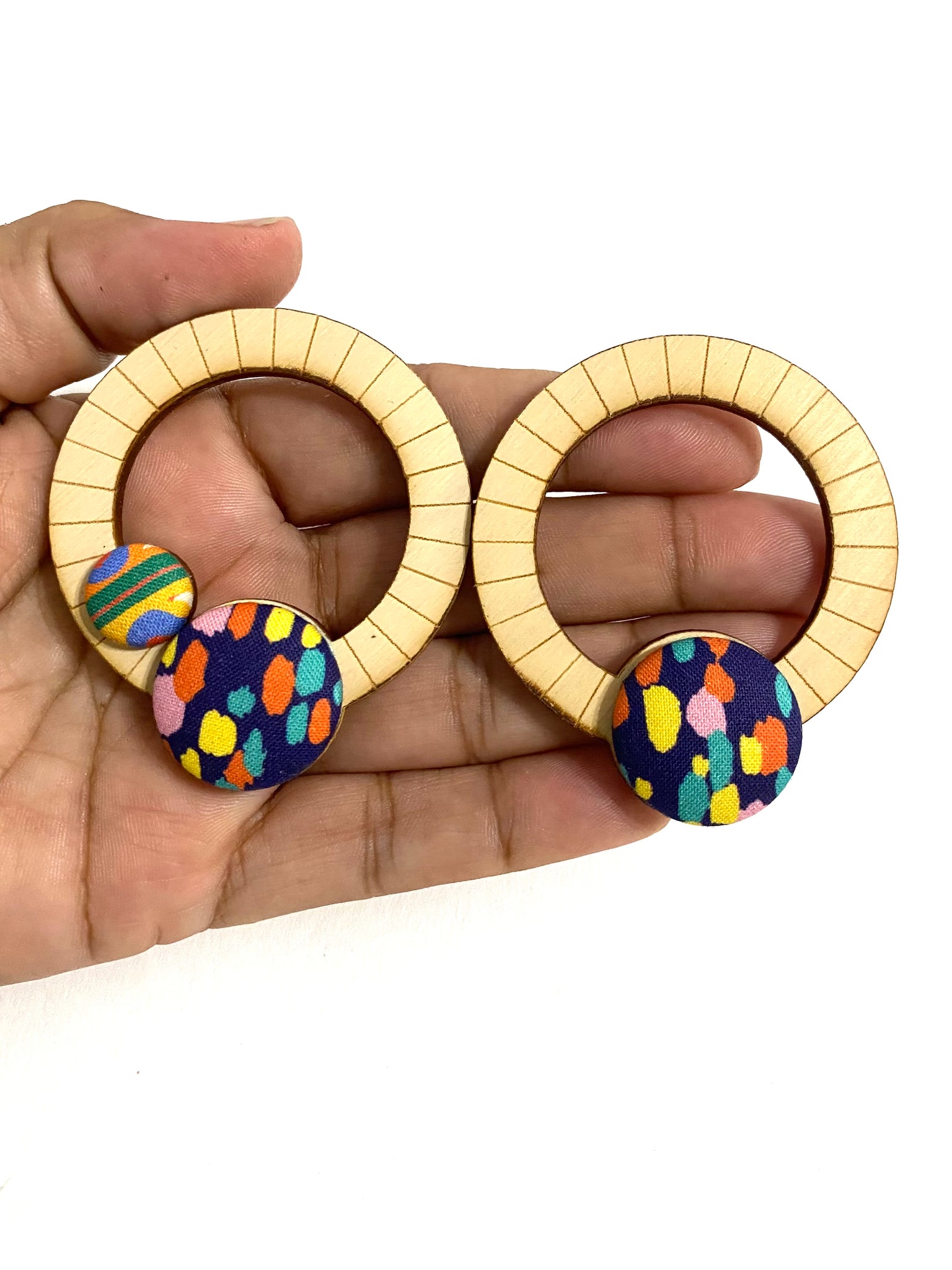 Ciclos Medium Hoops- White - Paint Splatter